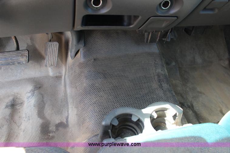 image for item F7659 2003 Chevrolet Silverado 2500HD Ext. Cab pickup truck