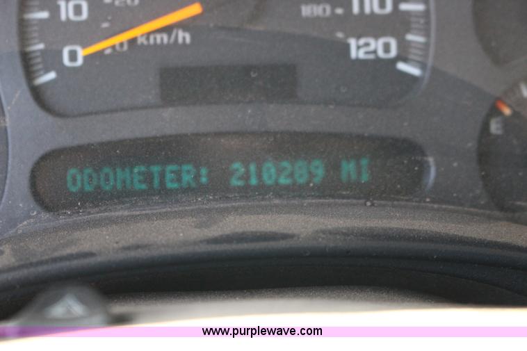 image for item F7659 2003 Chevrolet Silverado 2500HD Ext. Cab pickup truck