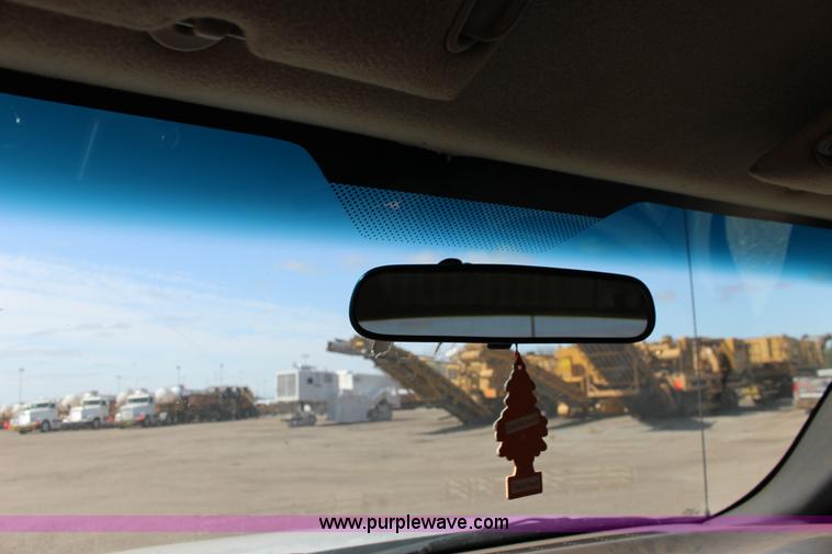 image for item F7659 2003 Chevrolet Silverado 2500HD Ext. Cab pickup truck