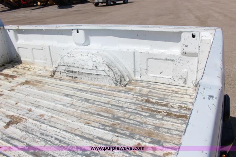 image for item F7659 2003 Chevrolet Silverado 2500HD Ext. Cab pickup truck