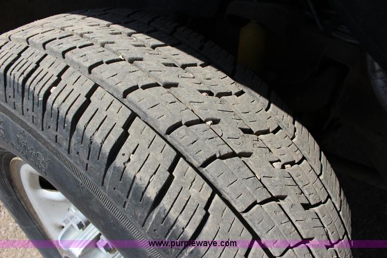 image for item F7659 2003 Chevrolet Silverado 2500HD Ext. Cab pickup truck