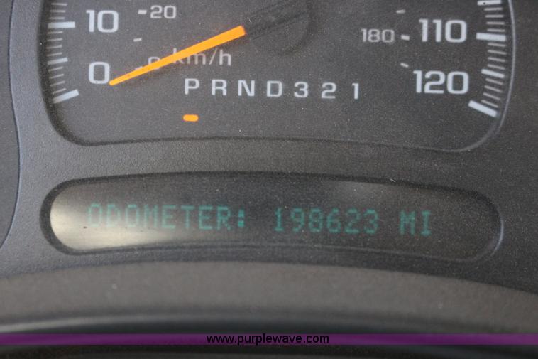 image for item F7660 2006 Chevrolet Silverado 2500HD Crew Cab pickup truck