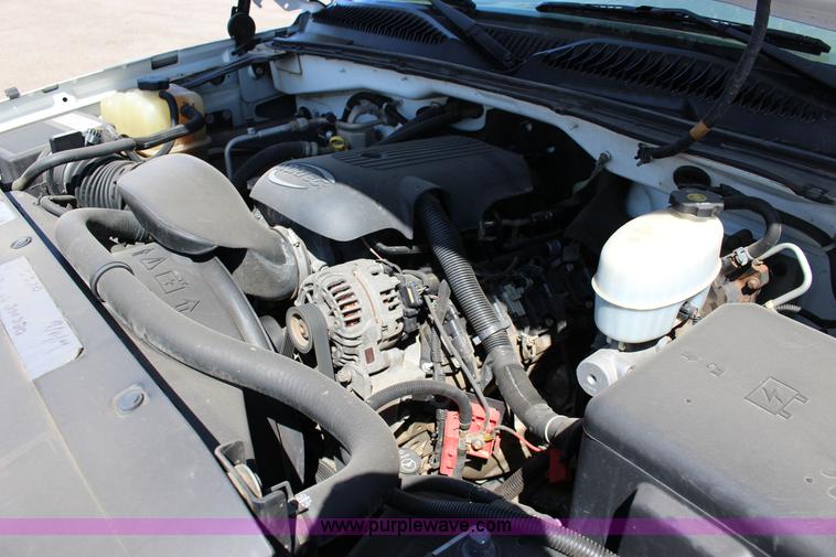 image for item F7660 2006 Chevrolet Silverado 2500HD Crew Cab pickup truck