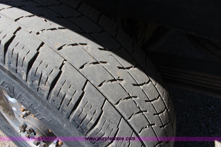 image for item F7660 2006 Chevrolet Silverado 2500HD Crew Cab pickup truck