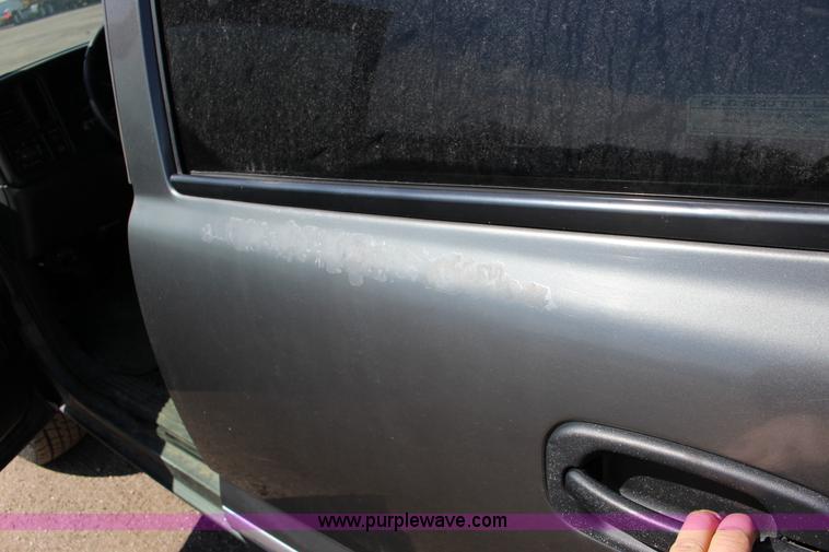 image for item F7661 2002 GMC Sierra 1500HD Crew Cab pickup truck