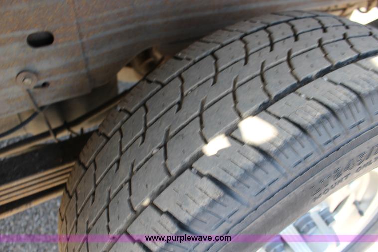 image for item F7661 2002 GMC Sierra 1500HD Crew Cab pickup truck