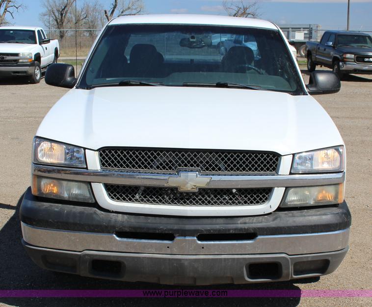 image for item F7663 2004 Chevrolet Silverado 1500 Ext. Cab pickup truck