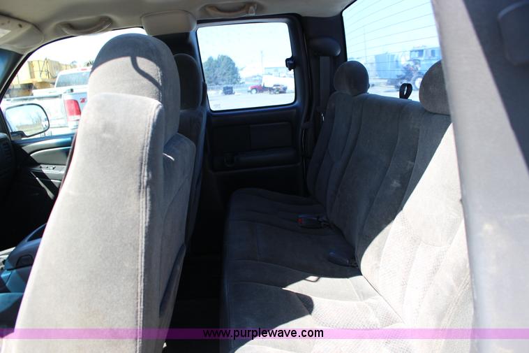 image for item F7663 2004 Chevrolet Silverado 1500 Ext. Cab pickup truck