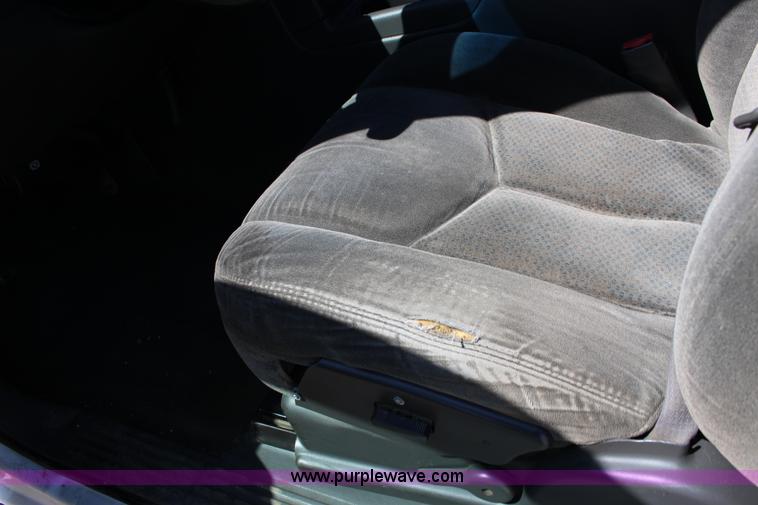 image for item F7663 2004 Chevrolet Silverado 1500 Ext. Cab pickup truck