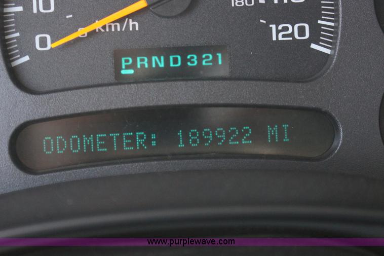 image for item F7663 2004 Chevrolet Silverado 1500 Ext. Cab pickup truck