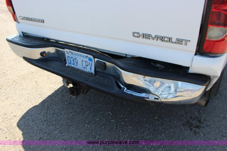 image for item F7663 2004 Chevrolet Silverado 1500 Ext. Cab pickup truck
