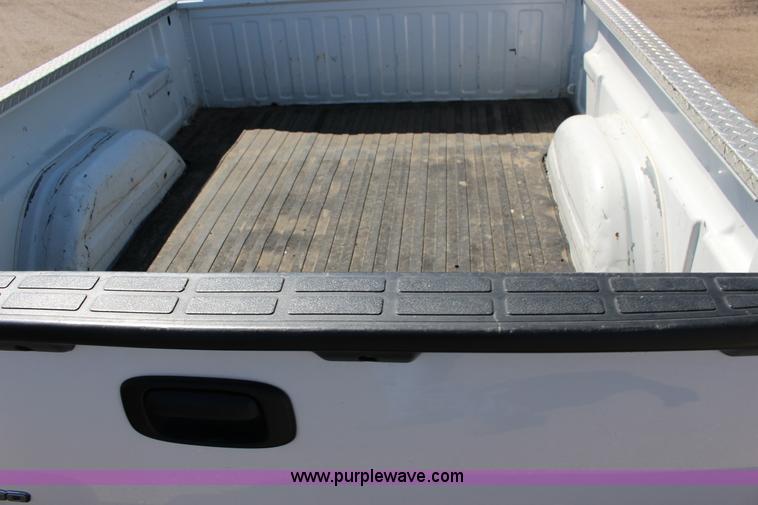 image for item F7663 2004 Chevrolet Silverado 1500 Ext. Cab pickup truck