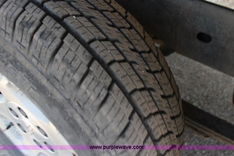 image for item F7663 2004 Chevrolet Silverado 1500 Ext. Cab pickup truck