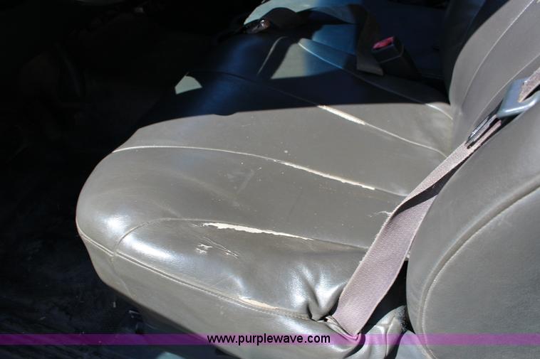 image for item F7664 2001 Chevrolet Silverado 2500HD Ext. Cab pickup truck