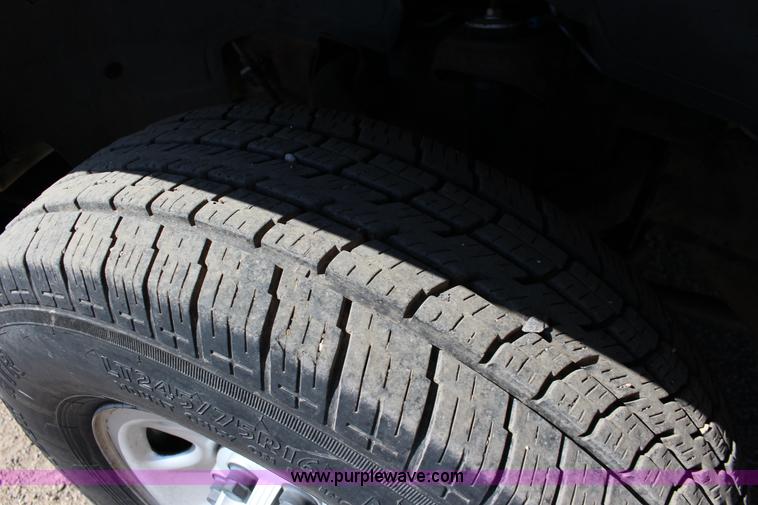 image for item F7664 2001 Chevrolet Silverado 2500HD Ext. Cab pickup truck