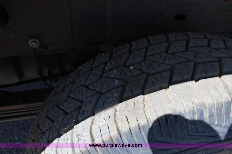 image for item F7664 2001 Chevrolet Silverado 2500HD Ext. Cab pickup truck