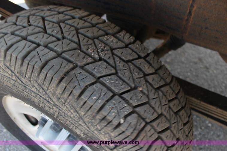 image for item F7664 2001 Chevrolet Silverado 2500HD Ext. Cab pickup truck