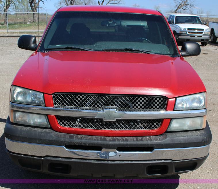 image for item F7665 2003 Chevrolet Silverado 1500 Ext. Cab pickup truck