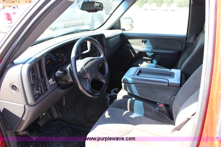 image for item F7665 2003 Chevrolet Silverado 1500 Ext. Cab pickup truck