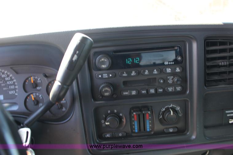 image for item F7665 2003 Chevrolet Silverado 1500 Ext. Cab pickup truck