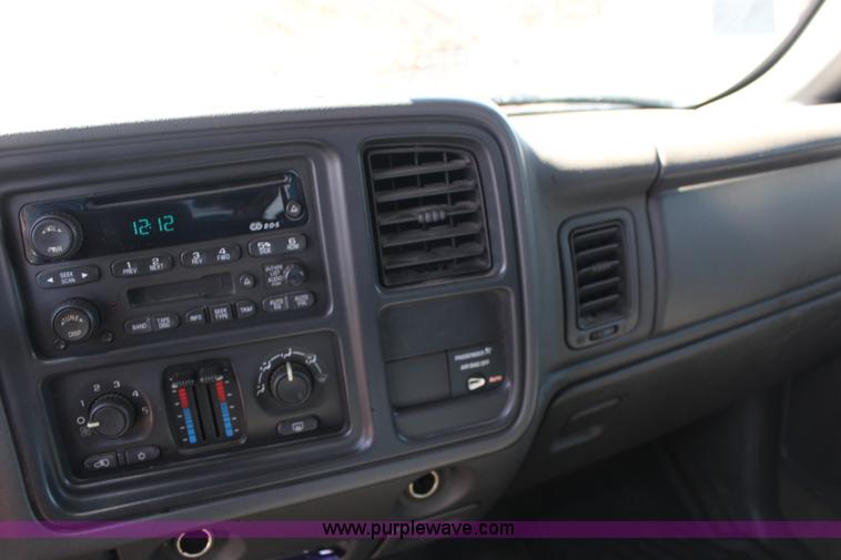 image for item F7665 2003 Chevrolet Silverado 1500 Ext. Cab pickup truck