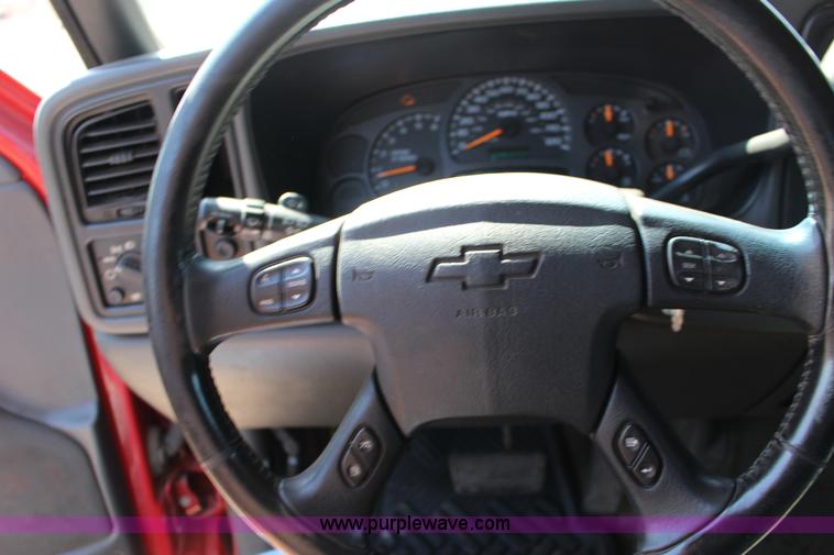 image for item F7665 2003 Chevrolet Silverado 1500 Ext. Cab pickup truck