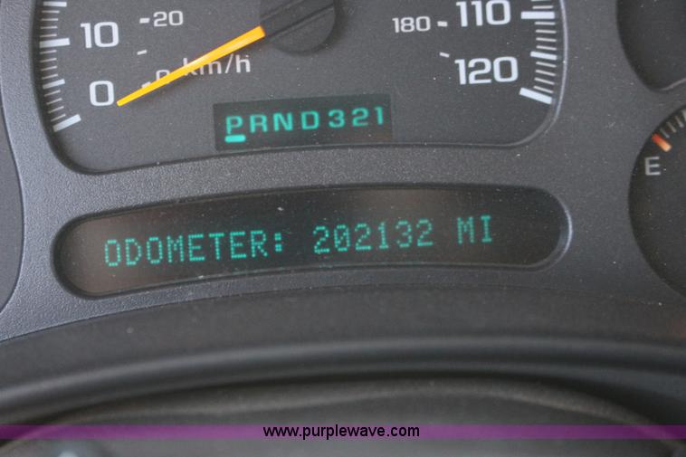 image for item F7665 2003 Chevrolet Silverado 1500 Ext. Cab pickup truck