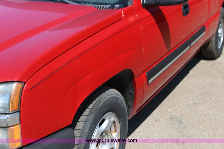 image for item F7665 2003 Chevrolet Silverado 1500 Ext. Cab pickup truck