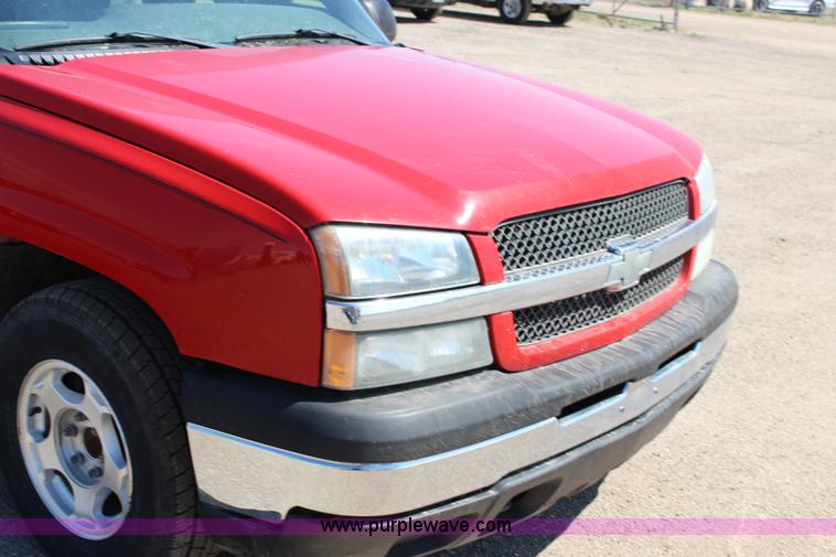 image for item F7665 2003 Chevrolet Silverado 1500 Ext. Cab pickup truck