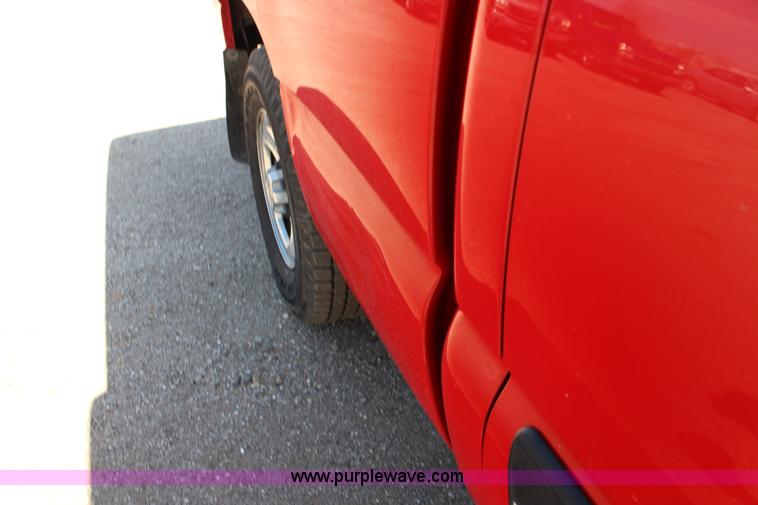 image for item F7665 2003 Chevrolet Silverado 1500 Ext. Cab pickup truck