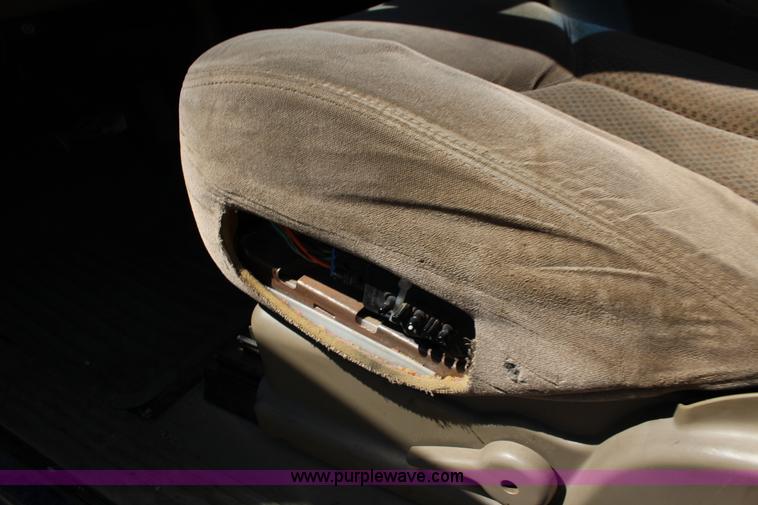 image for item F7667 2003 Chevrolet Silverado 1500HD Crew Cab pickup truck