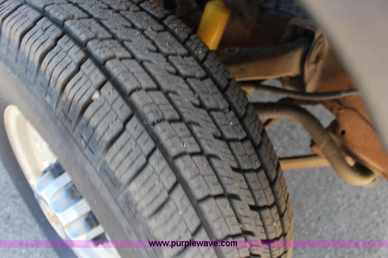 image for item F7667 2003 Chevrolet Silverado 1500HD Crew Cab pickup truck