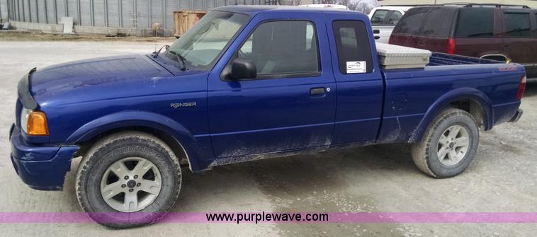 image for item F8426 2004 Ford Ranger Edge SuperCab pickup truck