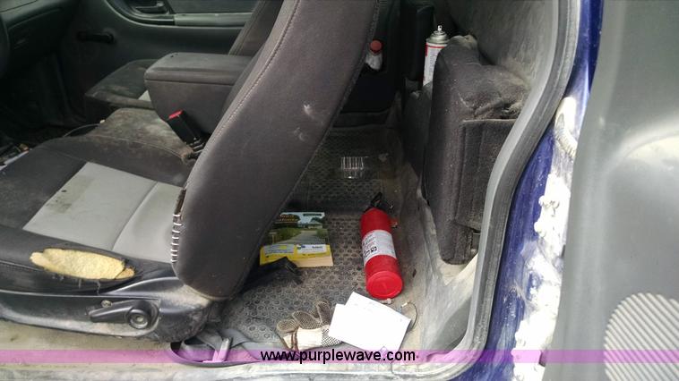 image for item F8426 2004 Ford Ranger Edge SuperCab pickup truck