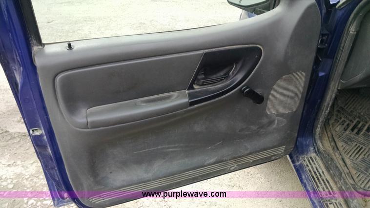 image for item F8426 2004 Ford Ranger Edge SuperCab pickup truck