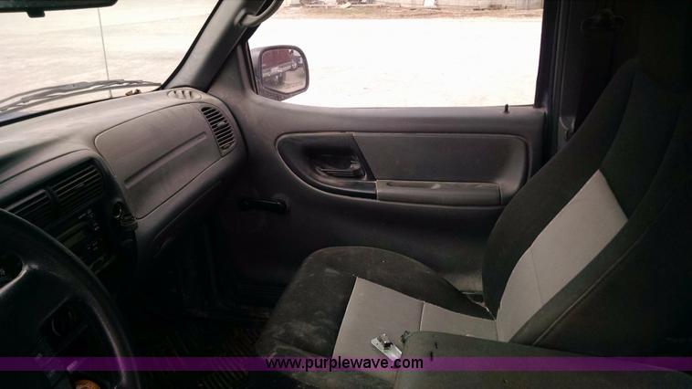 image for item F8426 2004 Ford Ranger Edge SuperCab pickup truck