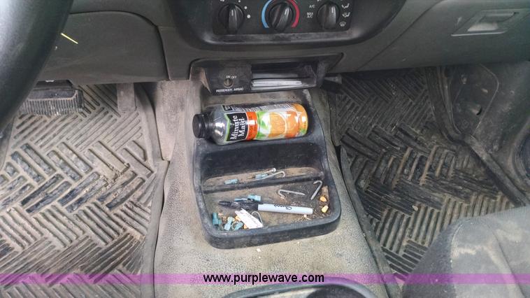 image for item F8426 2004 Ford Ranger Edge SuperCab pickup truck