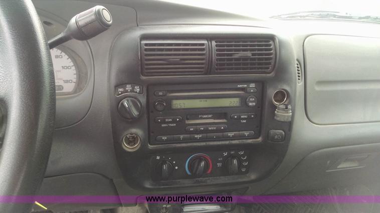 image for item F8426 2004 Ford Ranger Edge SuperCab pickup truck