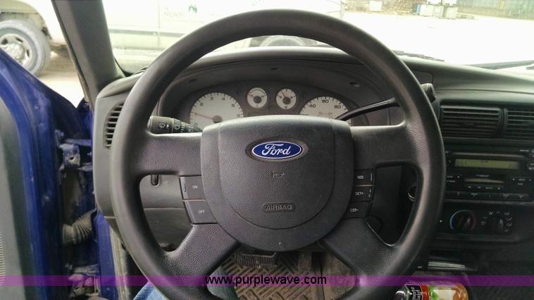 image for item F8426 2004 Ford Ranger Edge SuperCab pickup truck