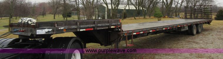 image for item F8437 2000 equipment trailer