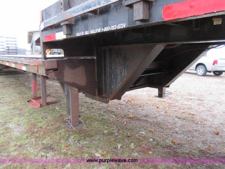 image for item F8437 2000 equipment trailer