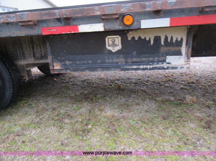 image for item F8437 2000 equipment trailer