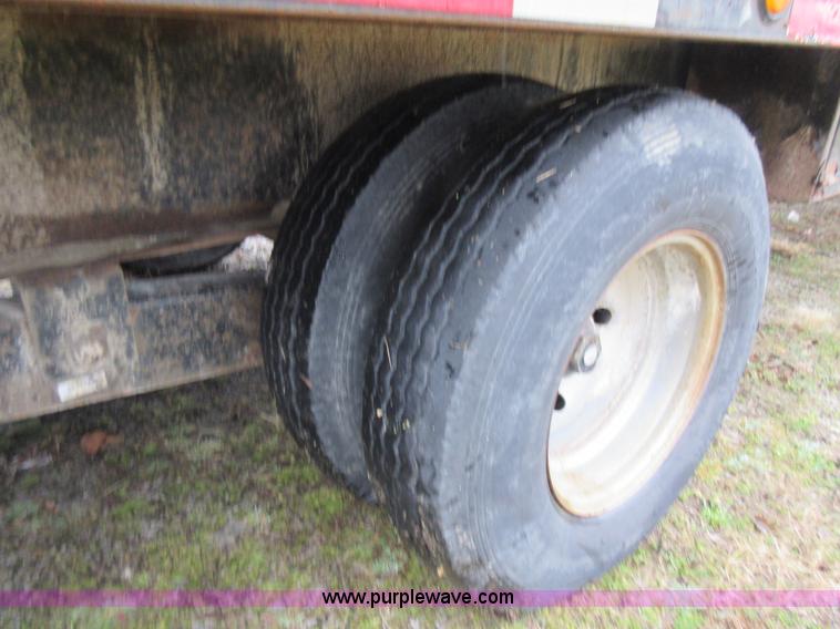 image for item F8437 2000 equipment trailer