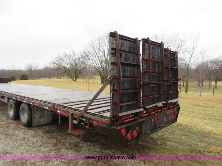 image for item F8437 2000 equipment trailer
