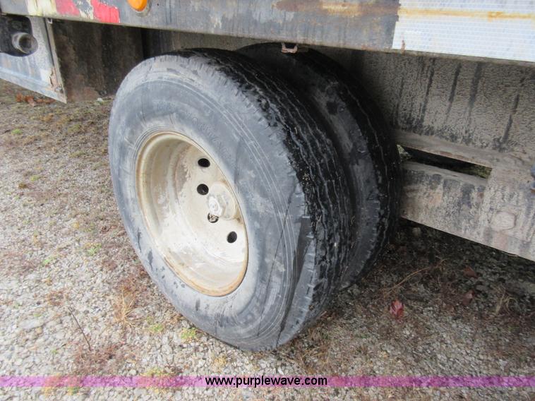 image for item F8437 2000 equipment trailer