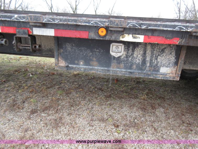 image for item F8437 2000 equipment trailer
