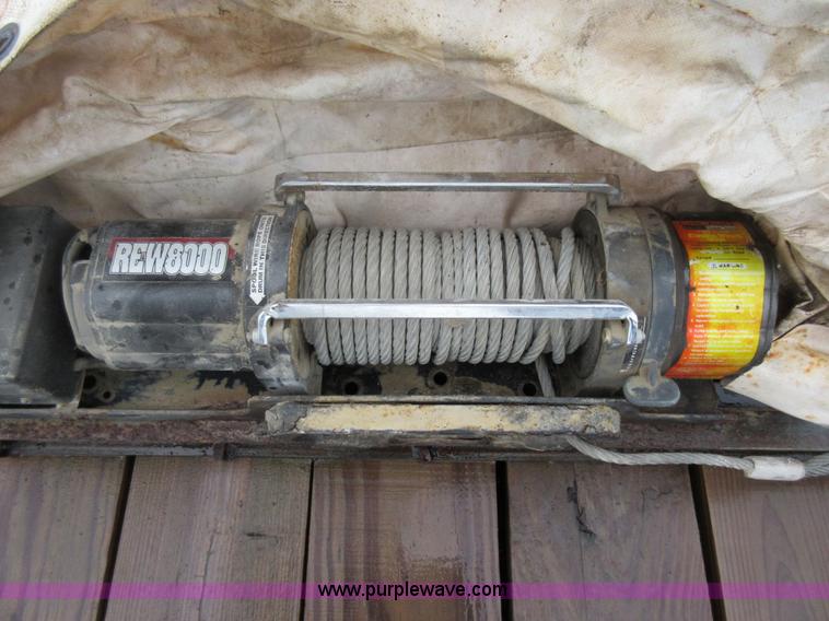 image for item F8437 2000 equipment trailer