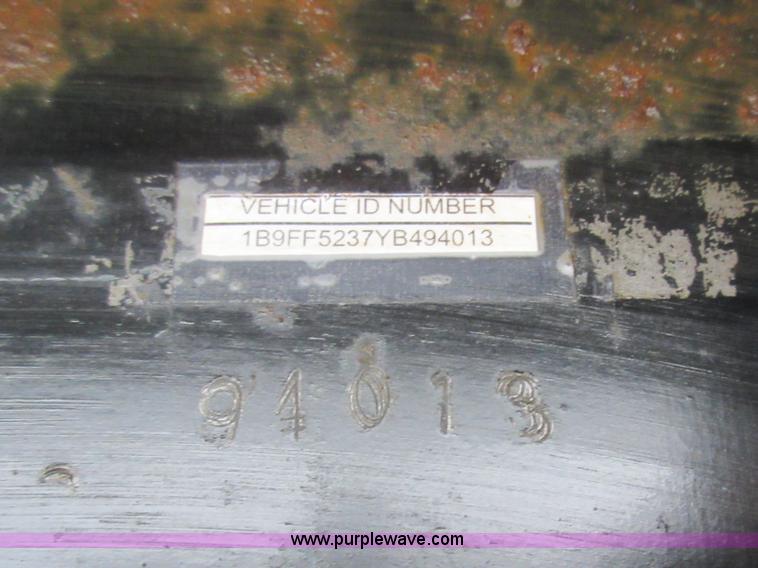 image for item F8437 2000 equipment trailer