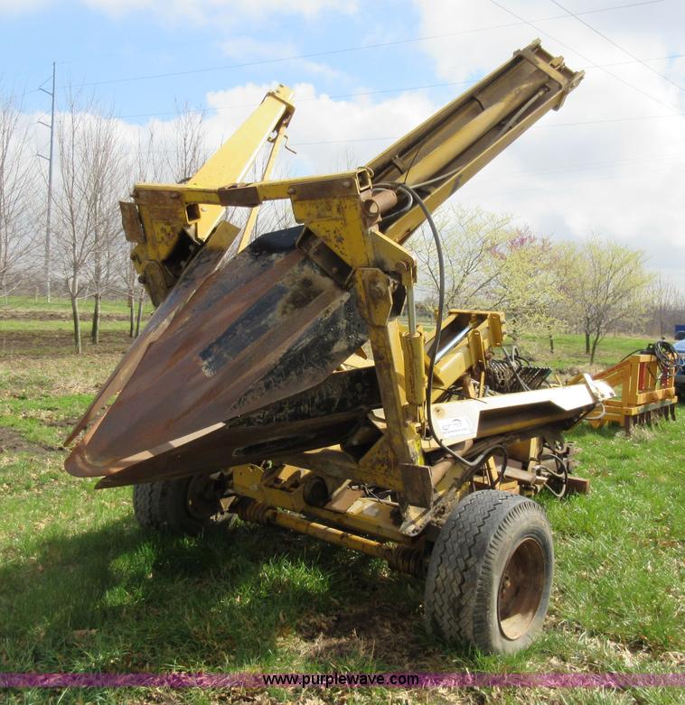 image for item F8454 Vermeer tree spade