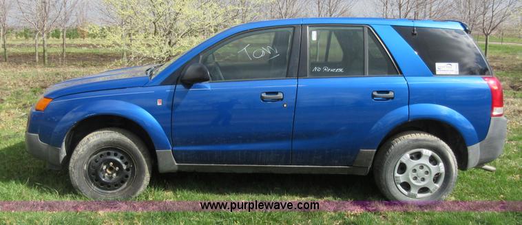 image for item F8458 2003 Saturn Vue SUV